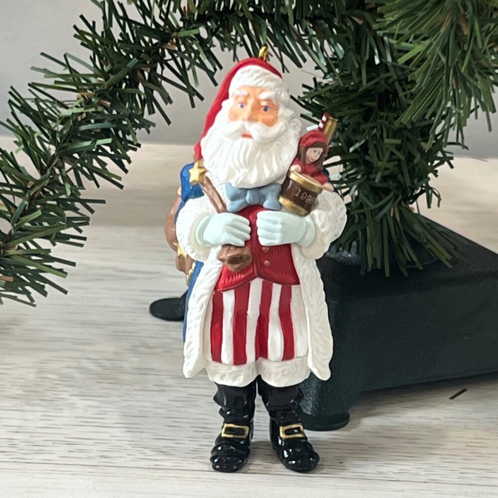 Vintage 1996 Hallmark Merry Olde Santa Christmas Ornament #7 in Series Patriotic